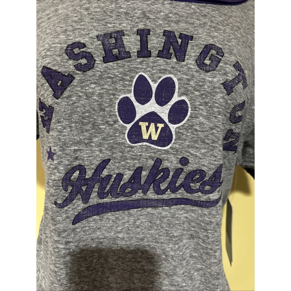 NEW Washington Huskies Colosseum Athletics Distressed Tee Shirt Women's M - Picture 3 of 10